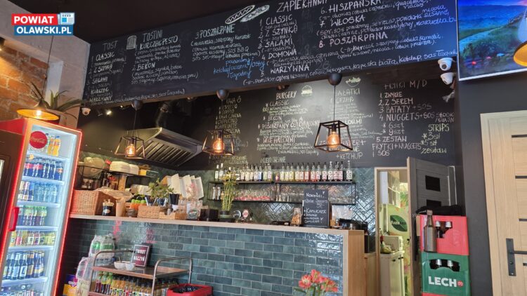 SZAMA BISTRO w Jelczu-Laskowicach: Loftowy klimat i Street Food w jednym