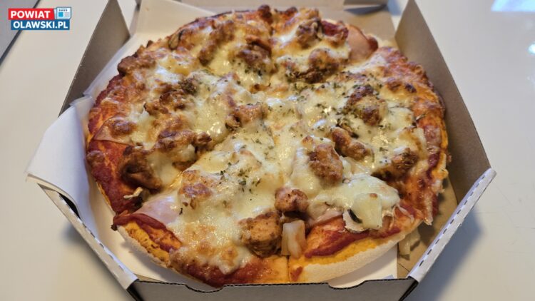 Restauracja Brzeska w Brzegu: Testujemy pizzę z ananasem i gyrosem [Recenzja]